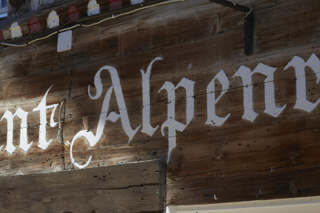 Alpenrose Gadmen - Gasthaus Exteriör bild